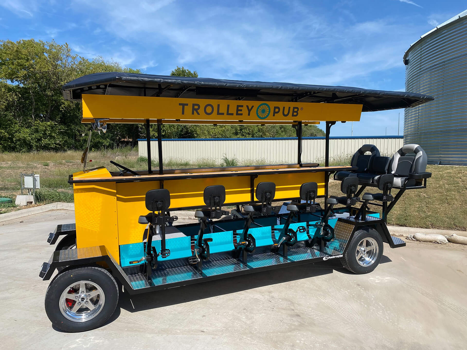 Close-up of Savannah 16 pedal stations