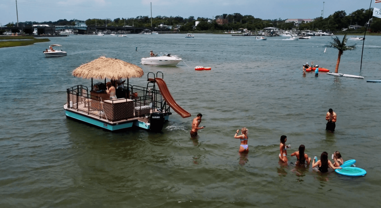 Tiki Boat 18 detail view