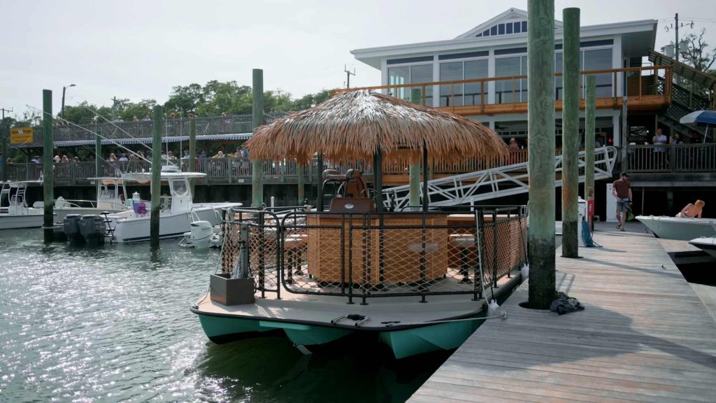 Tiki Boat 18 on the water