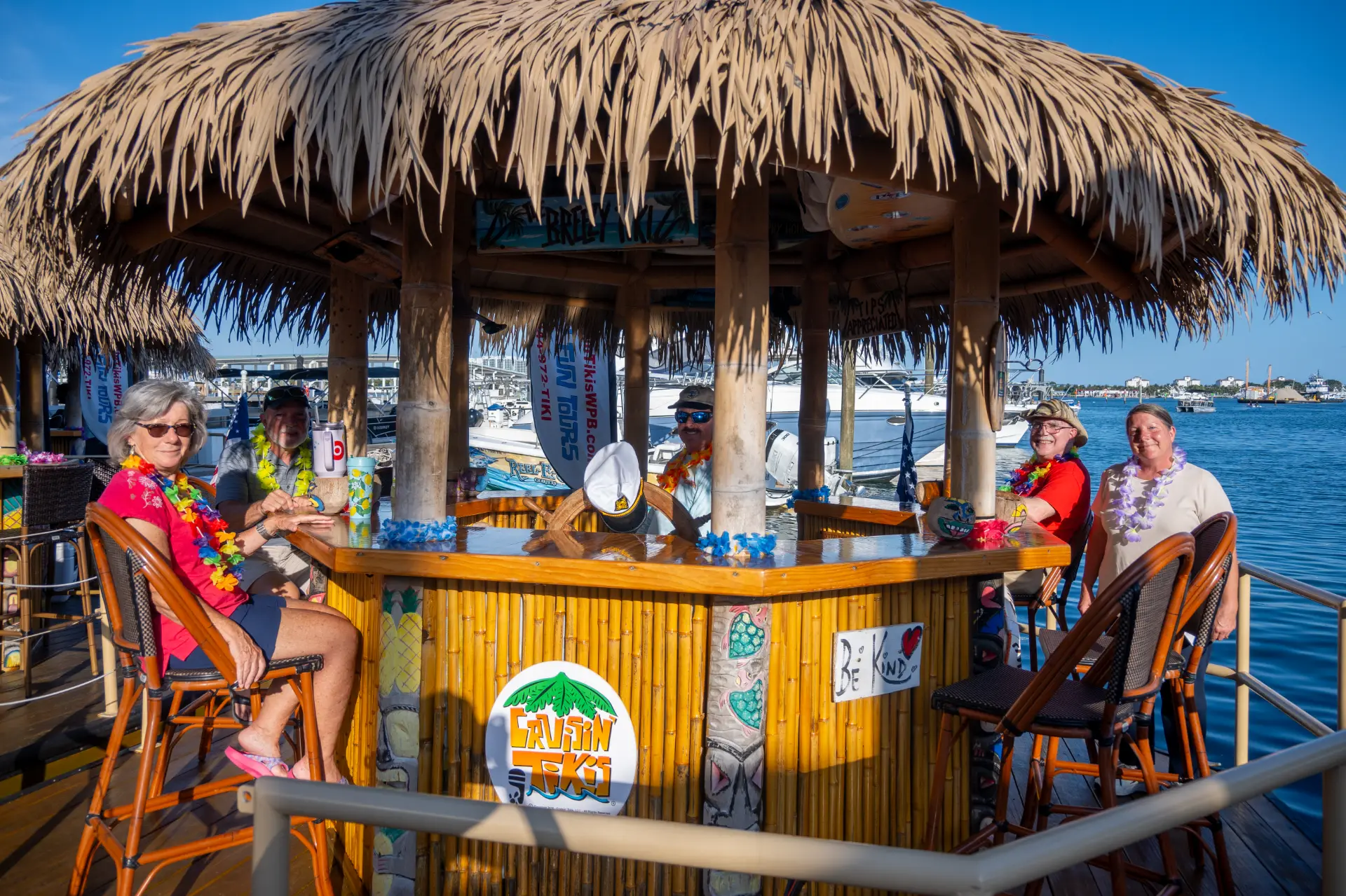 Cruisin' Tikis 16 tiki bar and seating area